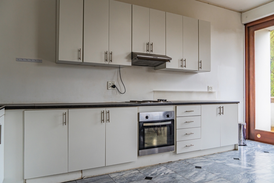 10 Bedroom Property for Sale in Bishopscourt Western Cape